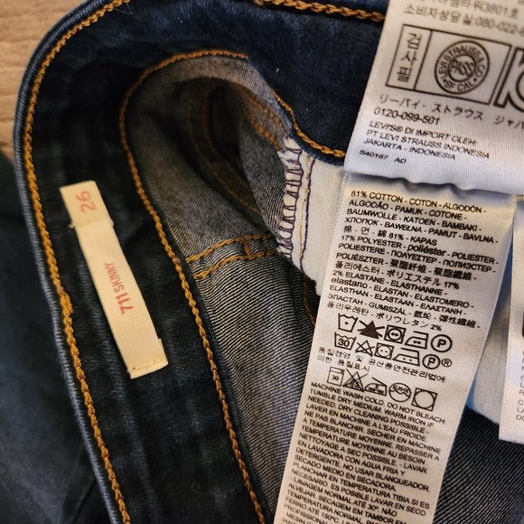 Levi's 711 Skinny Jeans - Picture 3 of 4